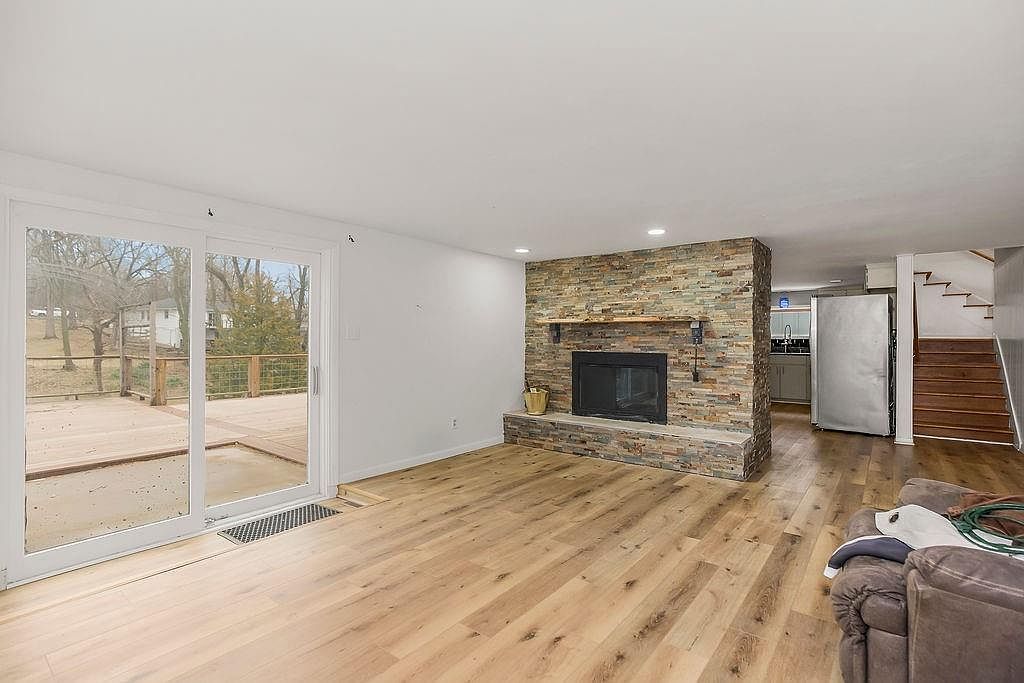 419 NW North Shore Dr Kansas City, MO 64151 - Thumbnail 4