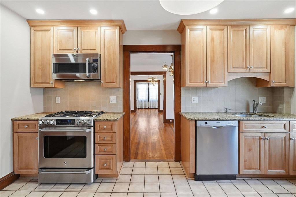 78 Western Ave Lynn, MA 01904 - Thumbnail 4