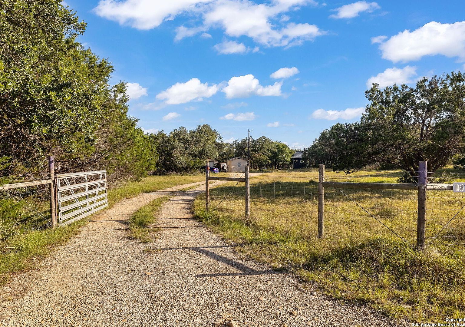 1060 Forest View Dr #32 Blanco, TX 78606 - Thumbnail 4