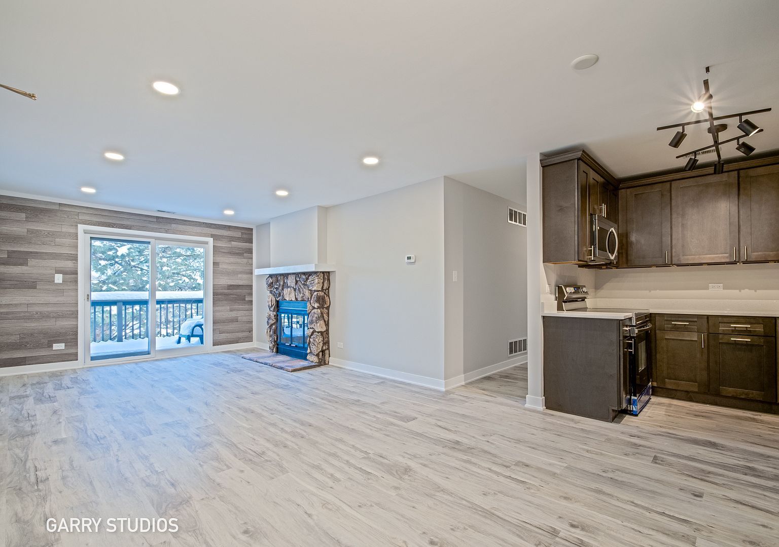 1460 Stonebridge Cir APT G9 Wheaton, IL 60189 - Thumbnail 4