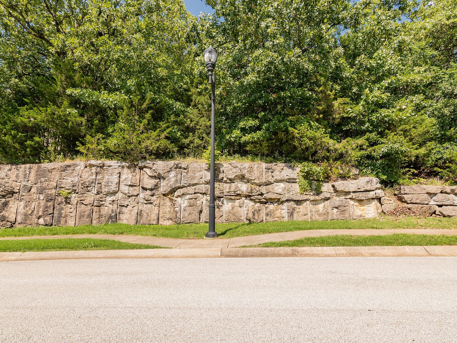 137 Forest Oak Dr Hollister, MO 65672 - Thumbnail 4