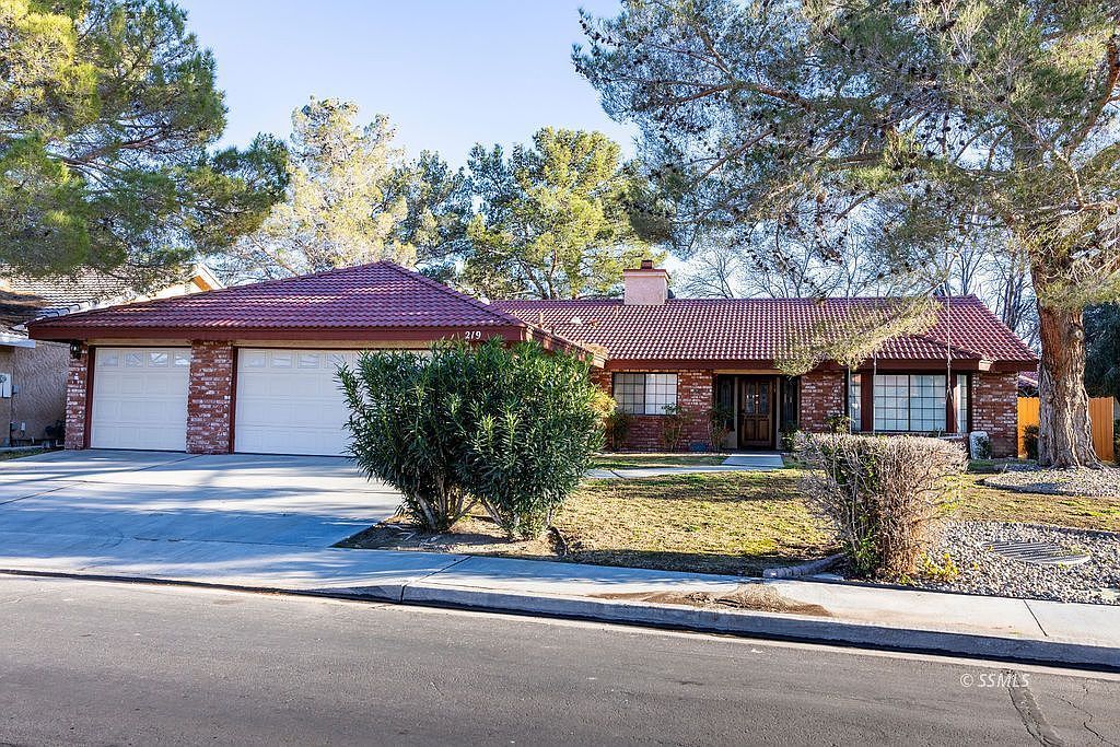 219 W Cobblestone Ln Ridgecrest, CA 93555 - Thumbnail 4