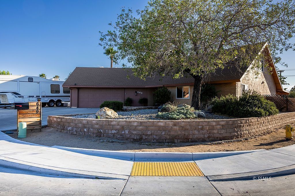 649 Randall St Ridgecrest, CA 93555 - Thumbnail 4