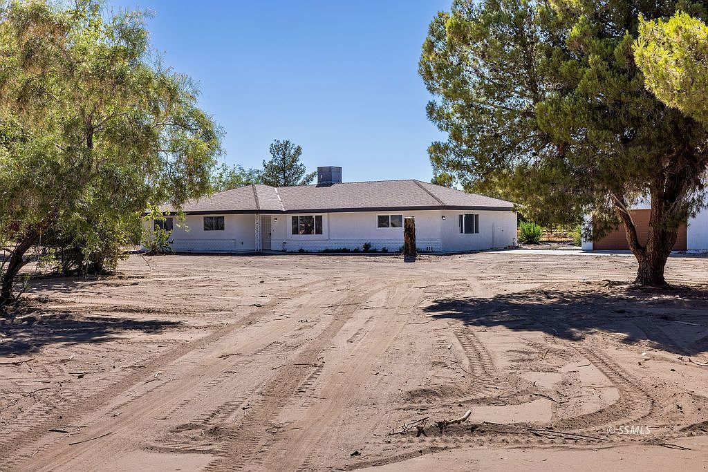 1135 N Mahan St Ridgecrest, CA 93555 - Thumbnail 4