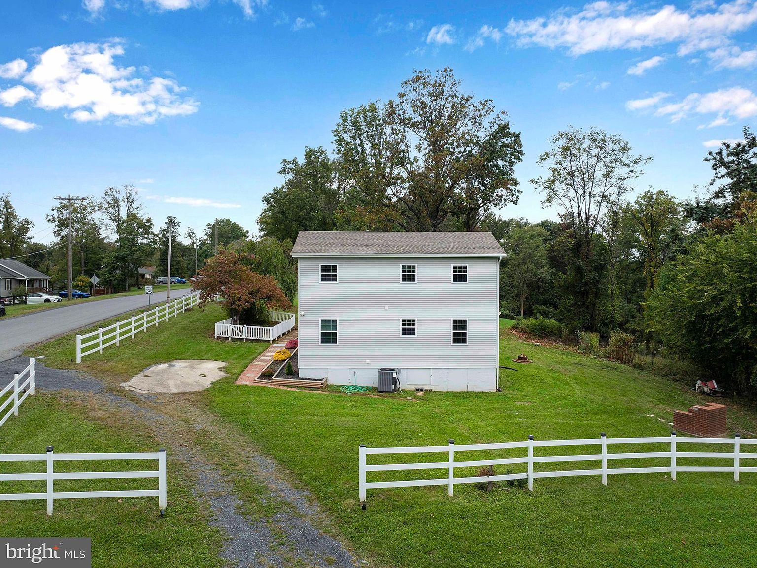 671 Pine Ridge Dr Front Royal, VA 22630 - Thumbnail 4