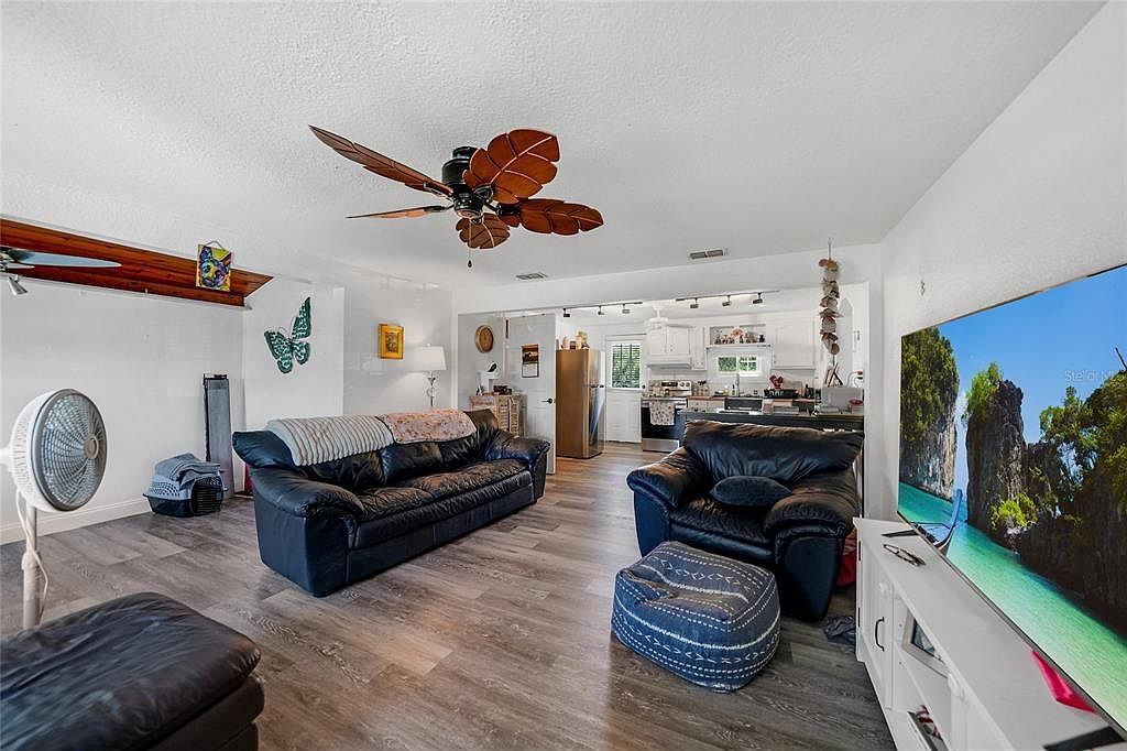 4310 Commercial St Pt Charlotte, FL 33953 - Thumbnail 4