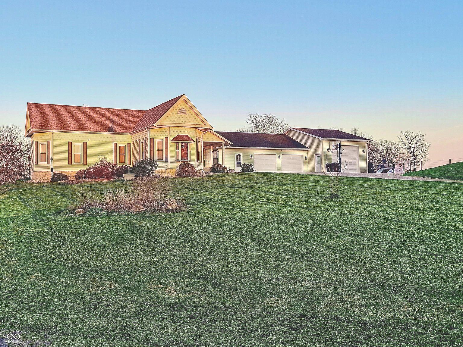 15241 E Jackson Rd Hope, IN 47246 - Thumbnail 4