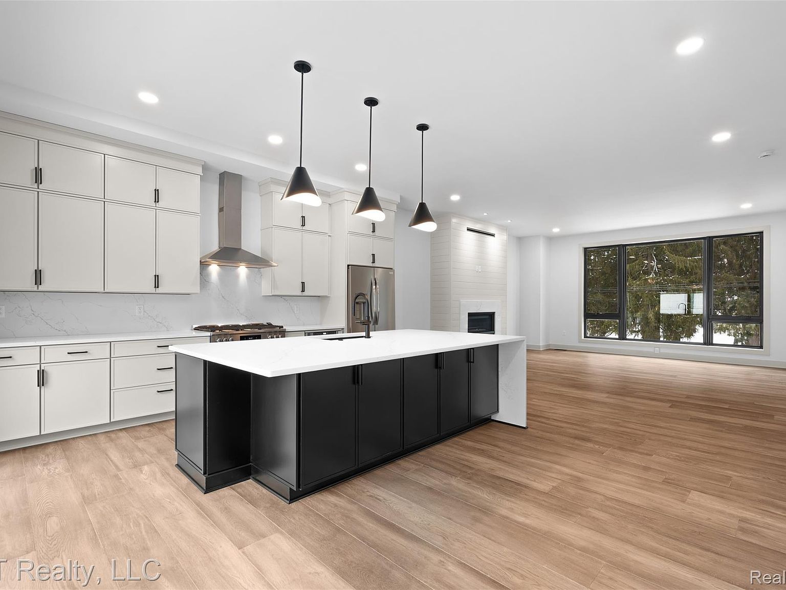 525 Walnut St Brighton, MI 48116 - Thumbnail 4