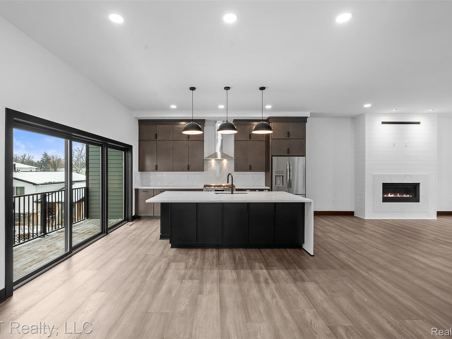 523 Walnut St Brighton, MI 48116 - Thumbnail 4