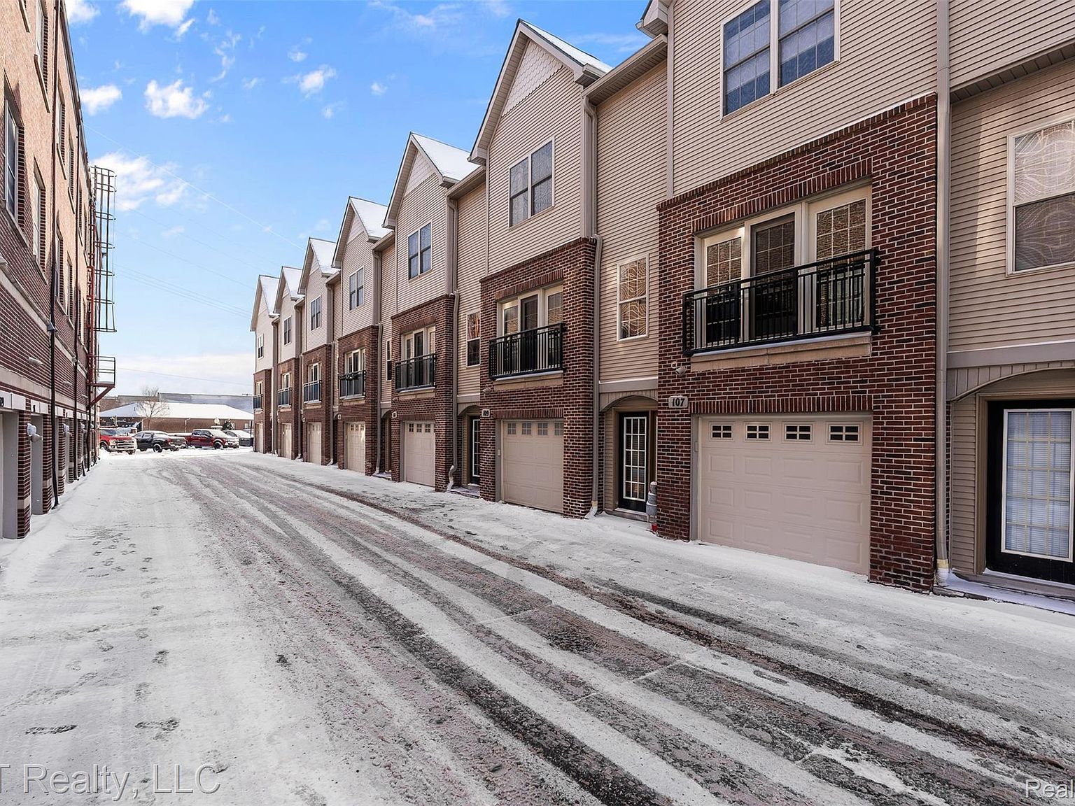 109 S 2nd St Brighton, MI 48116 - Thumbnail 4