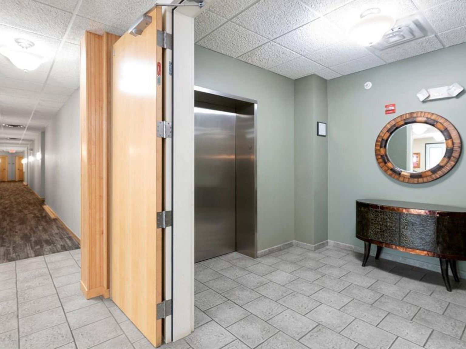 619 8th St SE UNIT 409 Minneapolis, MN 55414 - Thumbnail 4