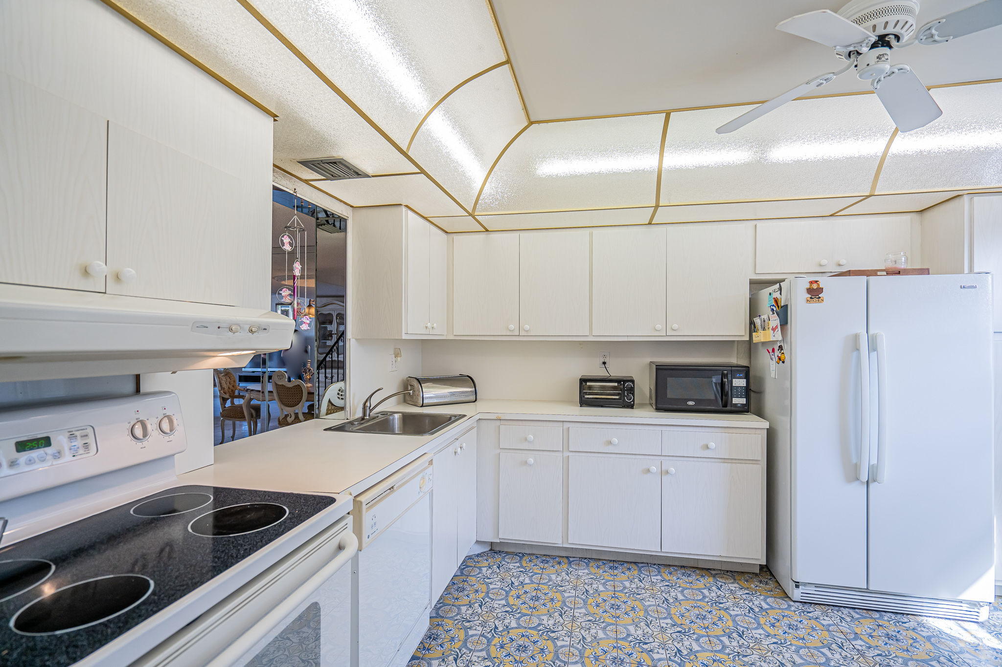 2305 NE 7th St, Hallandale Beach, FL, USA, 33009 - Thumbnail 3