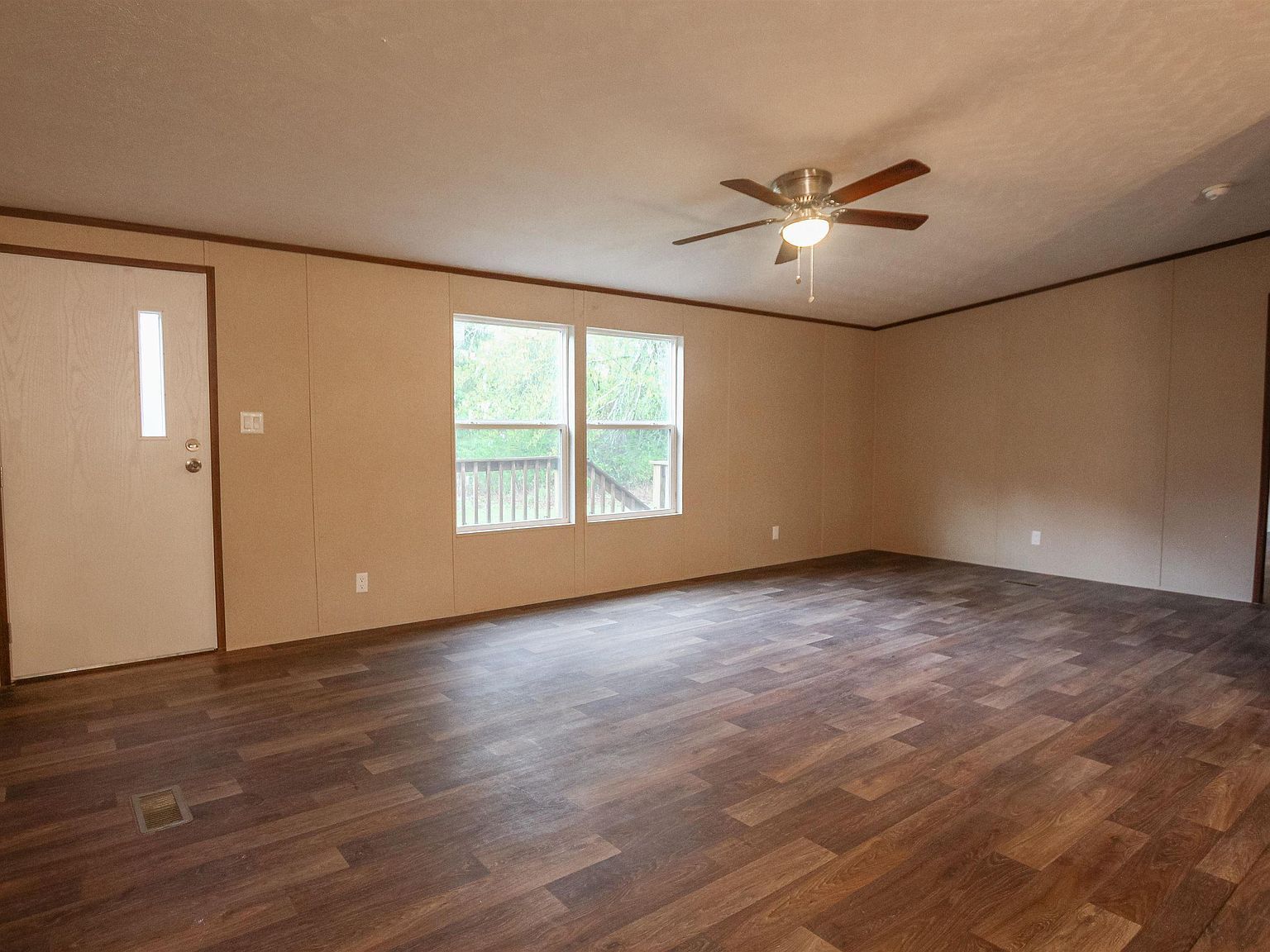 1506 1/2 S Front St Overton, TX 75684 - Thumbnail 4