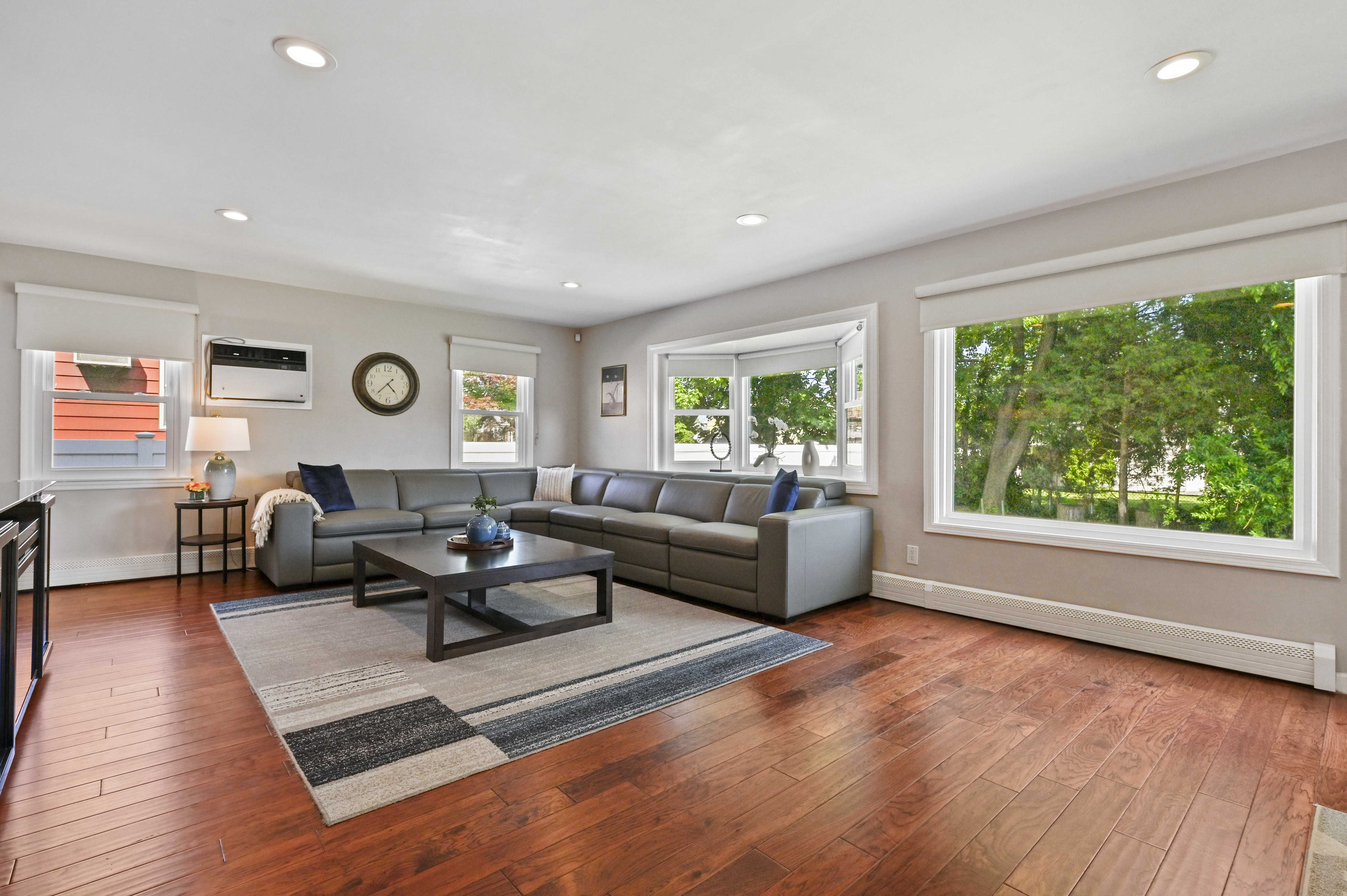 1069 Milburn Road, Valley Stream, NY, USA, 11580 - Thumbnail 4