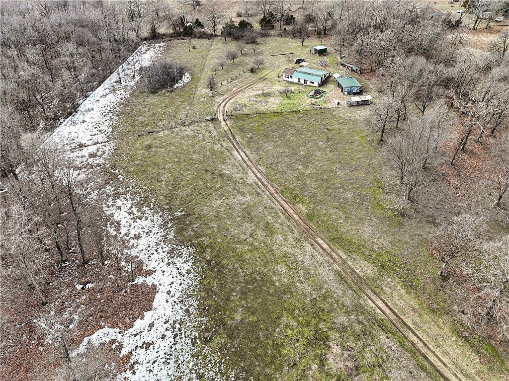 9517 S Pleasant Valley Rd Gentry, AR 72734 - Thumbnail 4