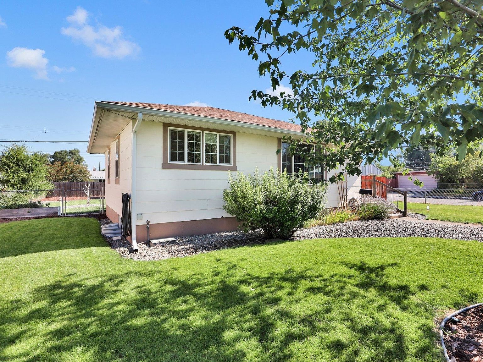 1529 E Bismark Ave Spokane, WA 99208 - Thumbnail 4