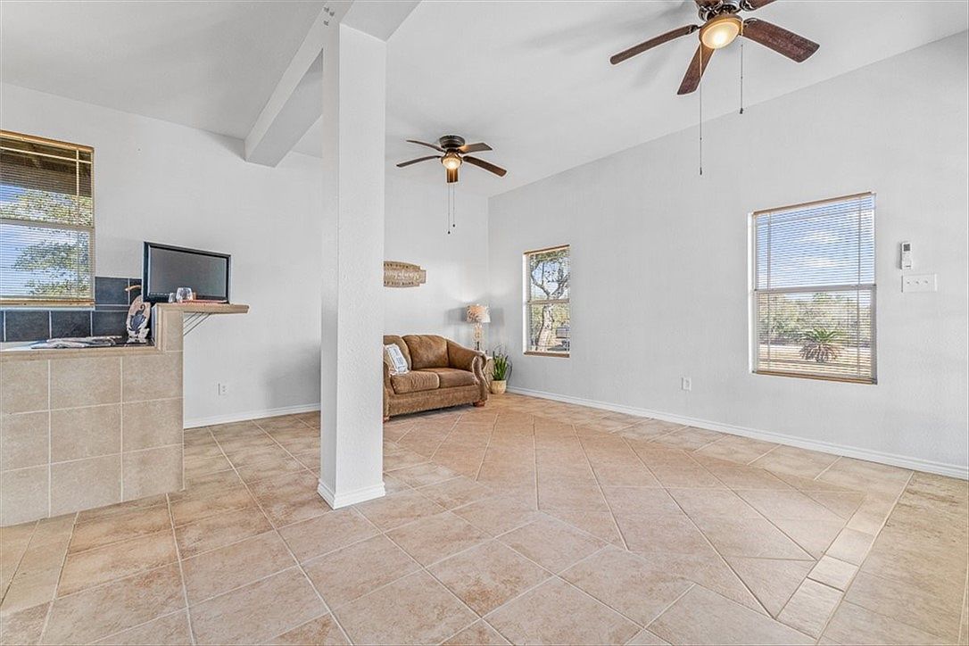 128 Saint Charles Loop W Rockport, TX 78382 - Thumbnail 4