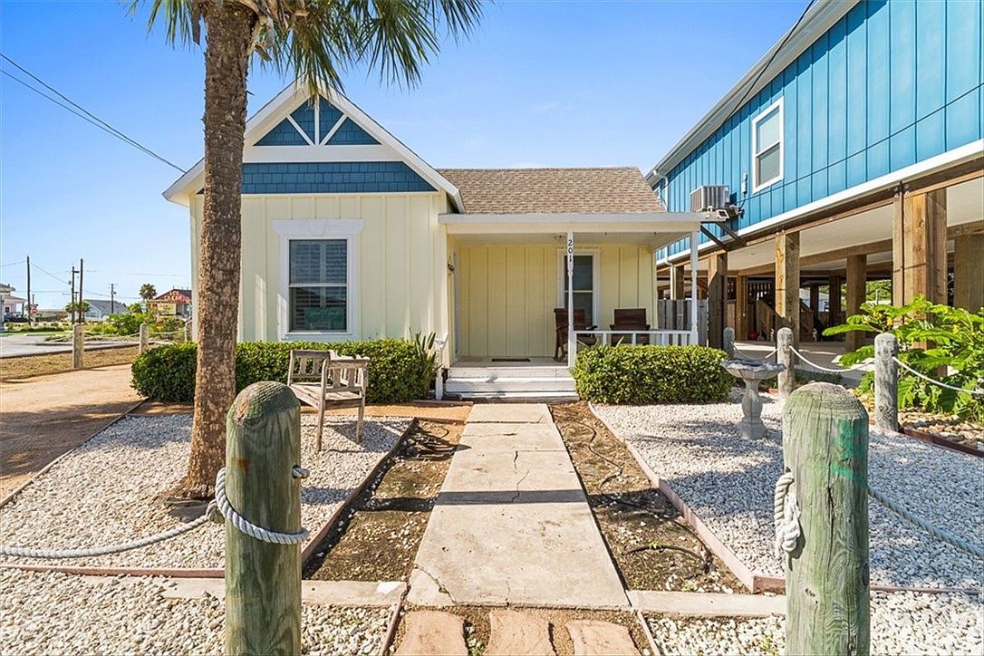 201 E Oaks Ave Port Aransas, TX 78373 - Thumbnail 4