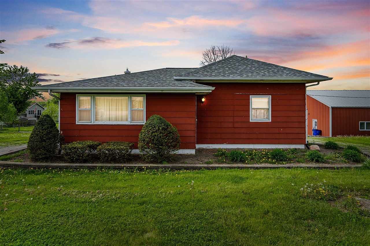 1895 33rd Ave SW Cedar Rapids, IA 52404 - Thumbnail 4