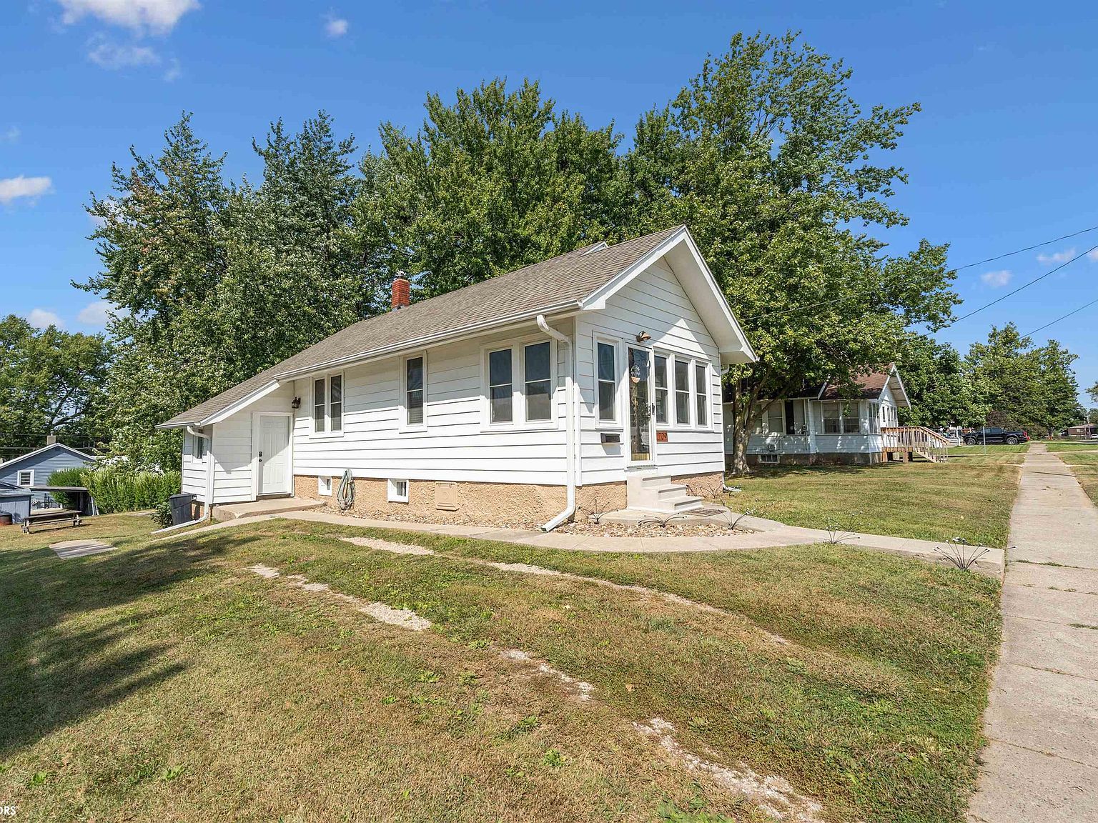 709 E 9th St S Newton, IA 50208 - Thumbnail 4