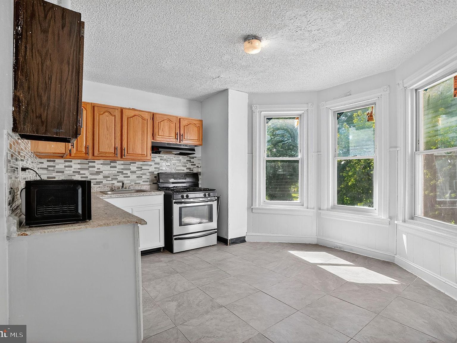 2032 Edgmont Ave Chester, PA 19013 - Thumbnail 4