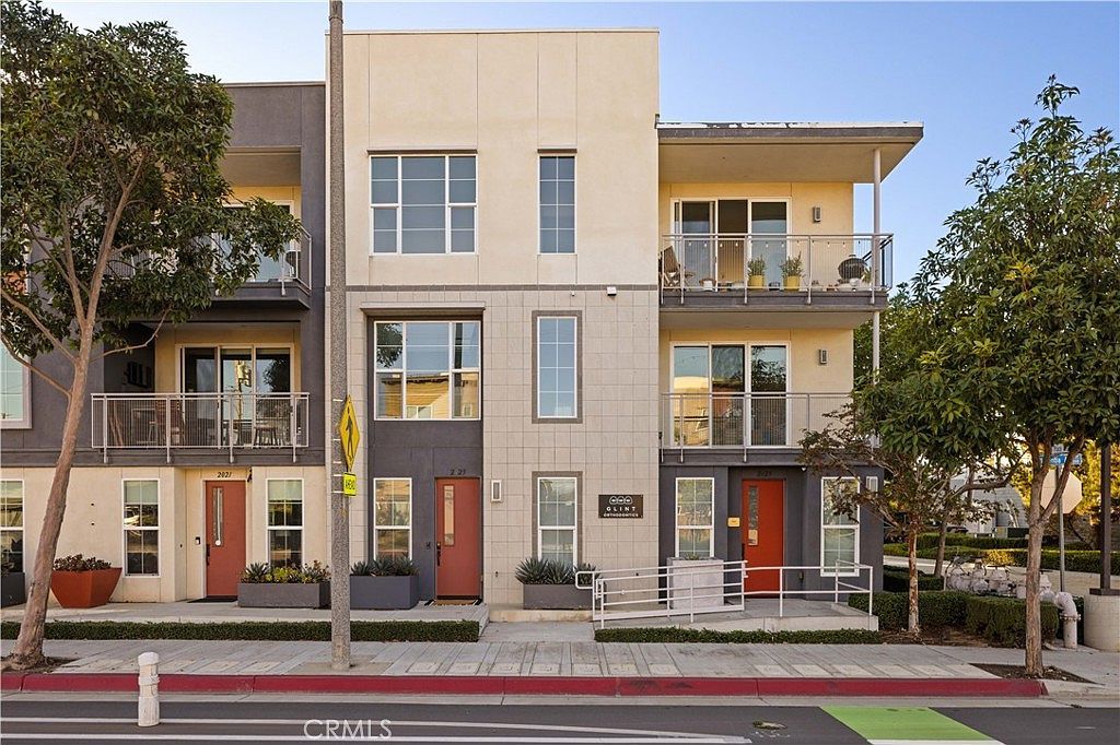 2023 Placentia Ave Costa Mesa, CA 92627 - Thumbnail 4