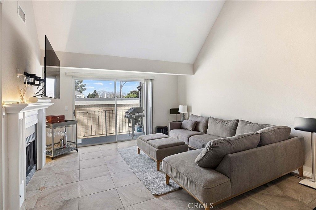 810 Baker St APT 210 Costa Mesa, CA 92626 - Thumbnail 4