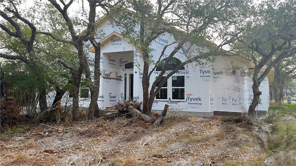 102 Oakmont Dr Rockport, TX 78382 | Single Family
