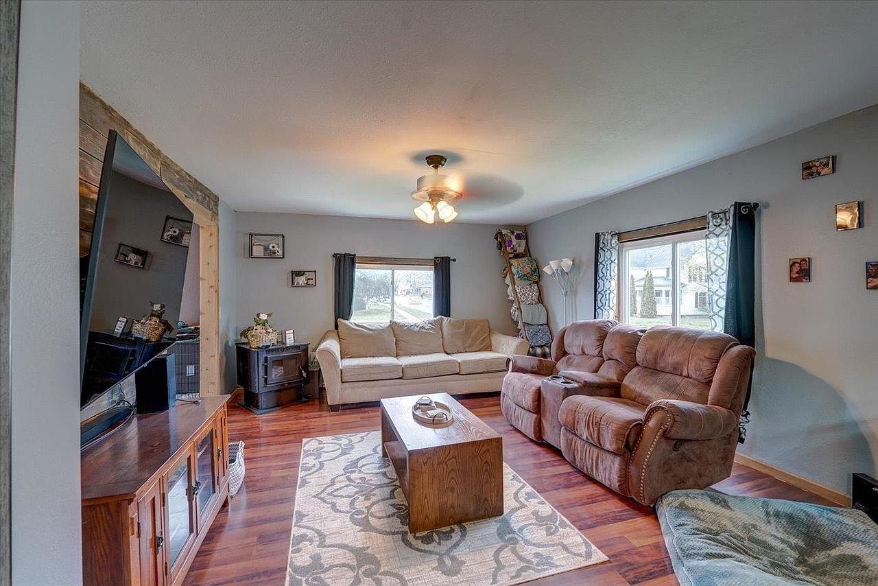 110 S Mill St Albany, WI 53502 - Thumbnail 4