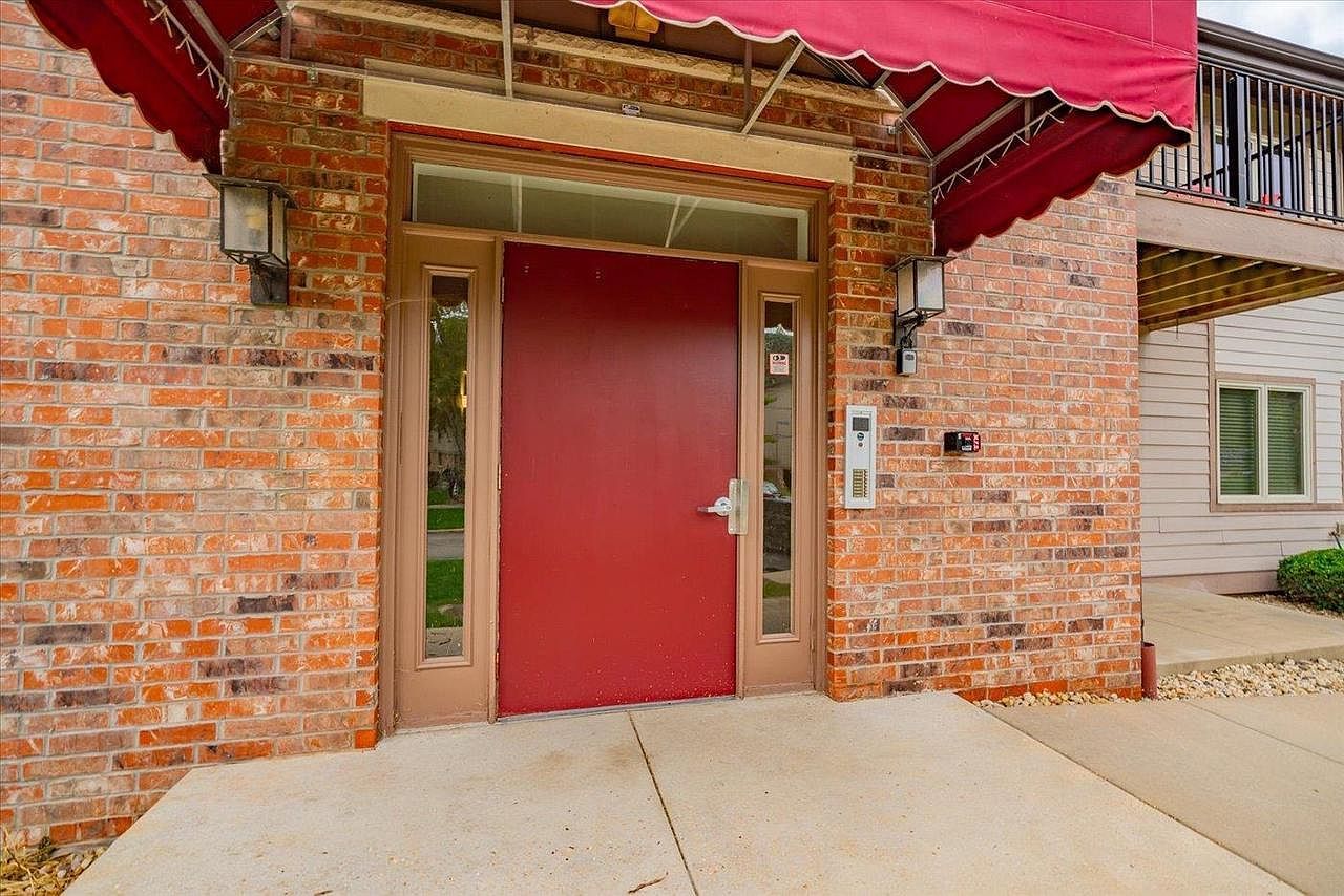 5301 Brody Dr UNIT 202 Madison, WI 53705 - Thumbnail 4