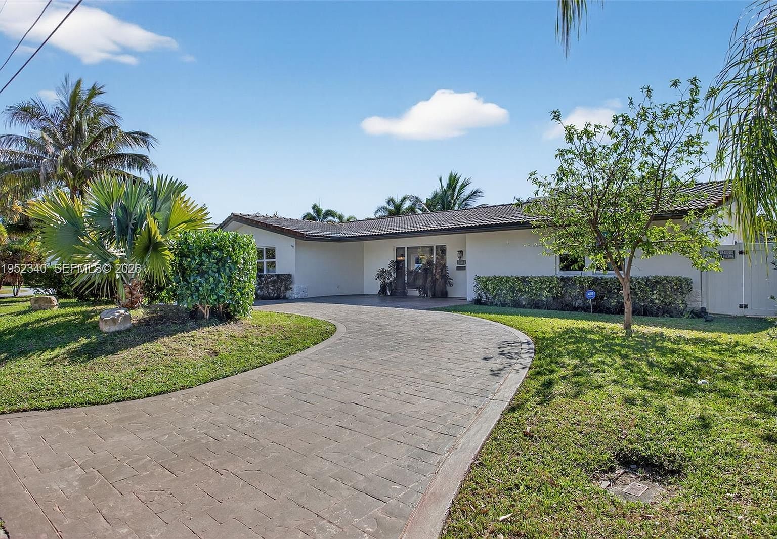 2910 NE 52nd St Fort Lauderdale, FL 33308 - Thumbnail 4