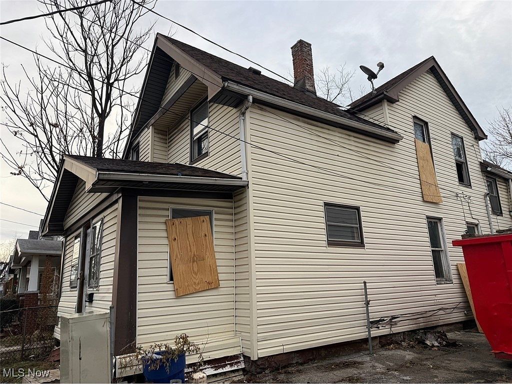 3934 Arnold Ct Cleveland, OH 44109 - Thumbnail 4