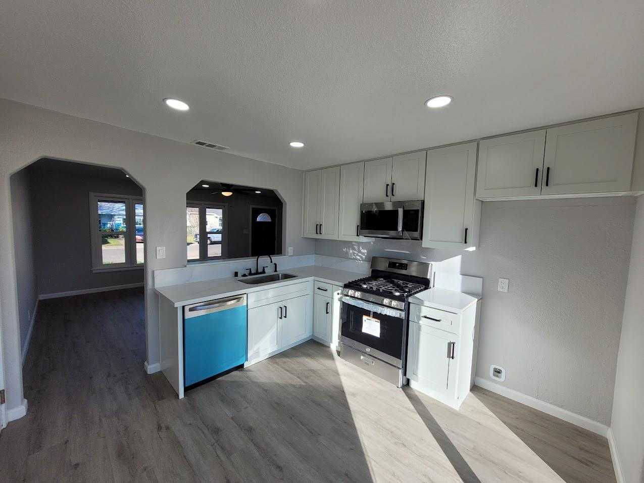 1548 Sterling Street, Sacramento, CA, USA, 95822 - Thumbnail 5