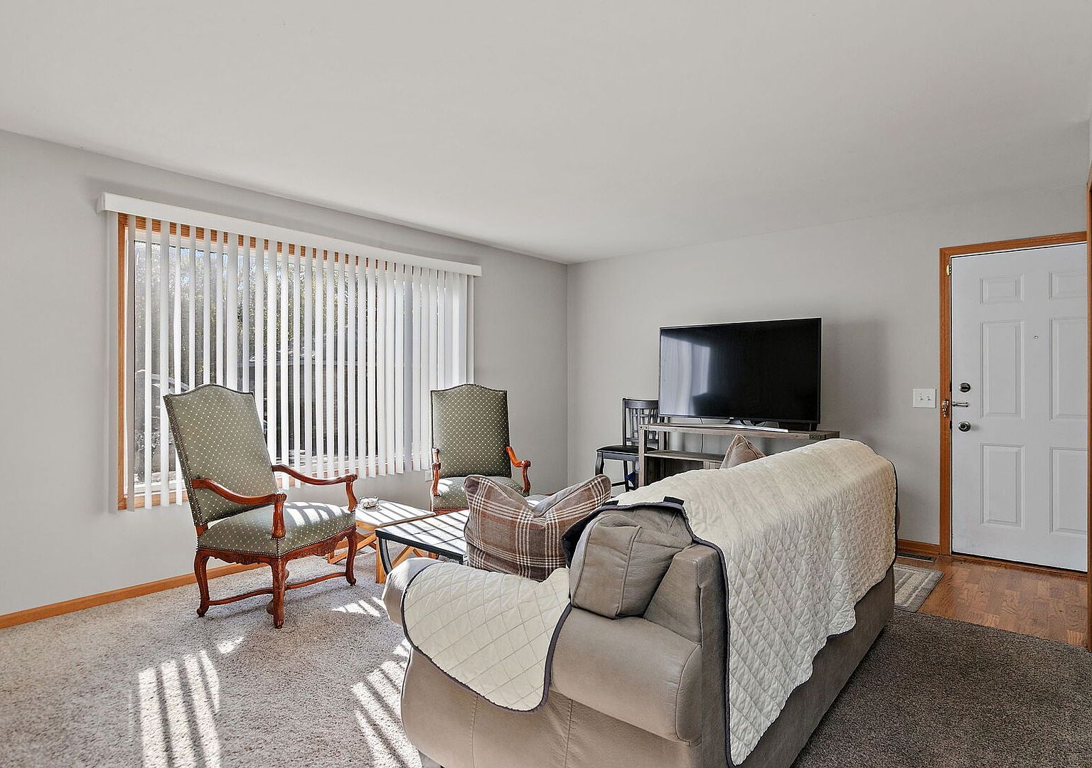 480 Westwood Ct APT C Crystal Lake, IL 60014 - Thumbnail 4