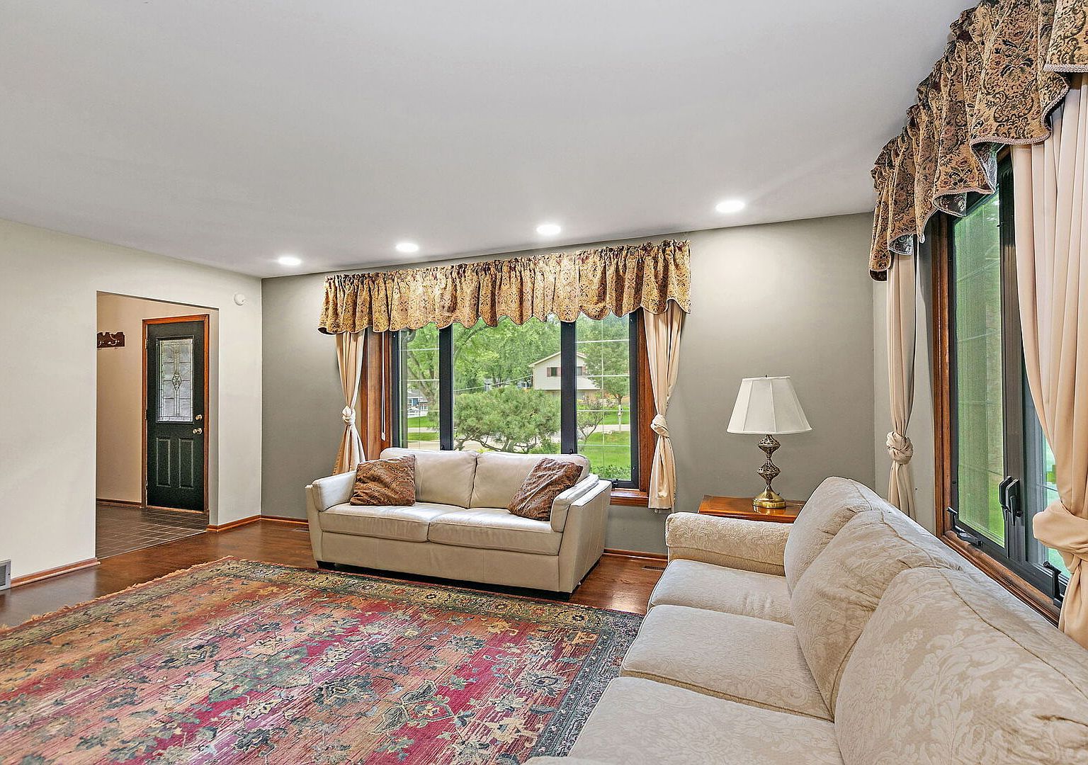 2916 Skyline Dr Crystal Lake, IL 60012 - Thumbnail 4