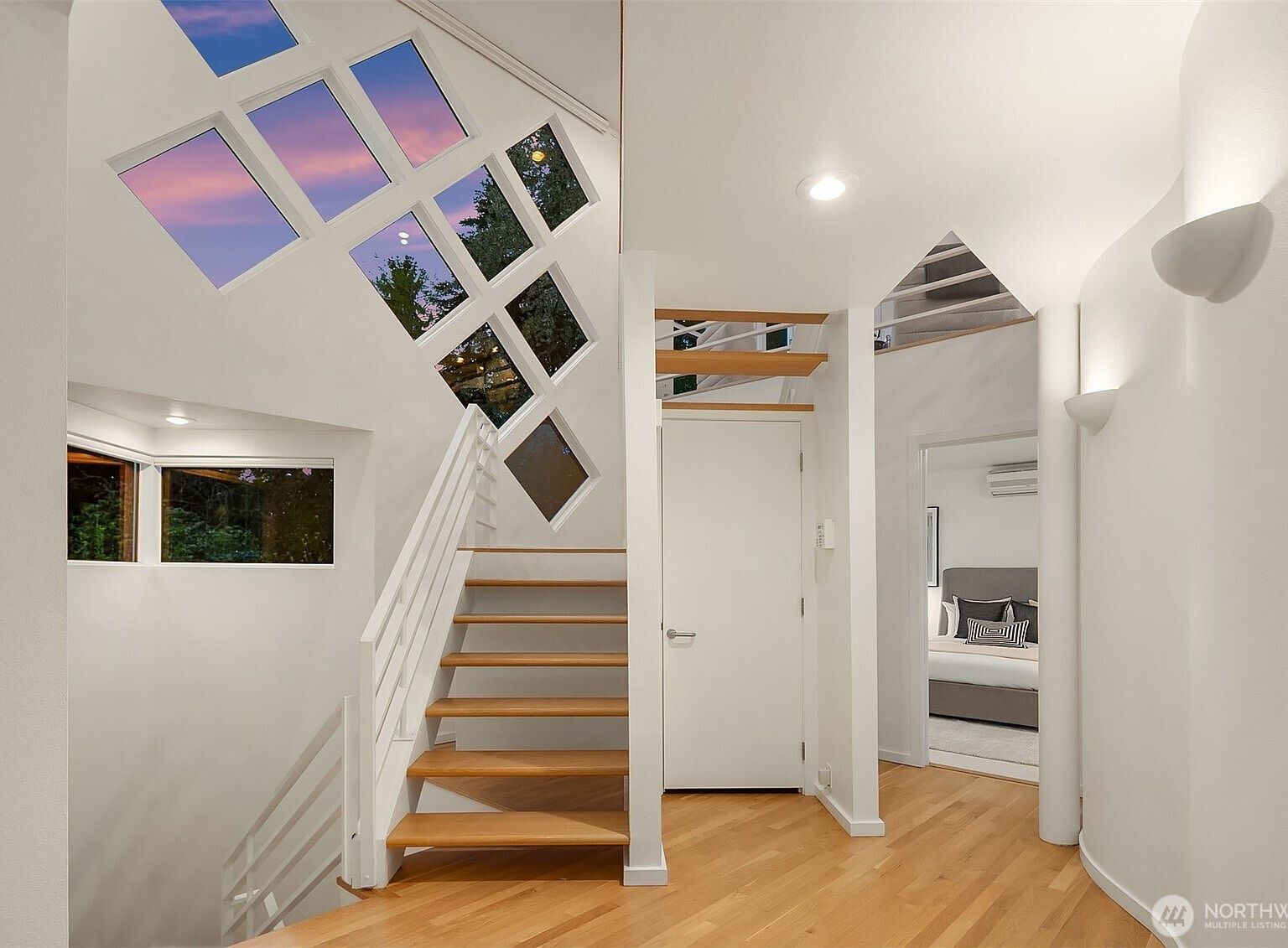 1023 14th Pl W Kirkland, WA 98033 - Thumbnail 4