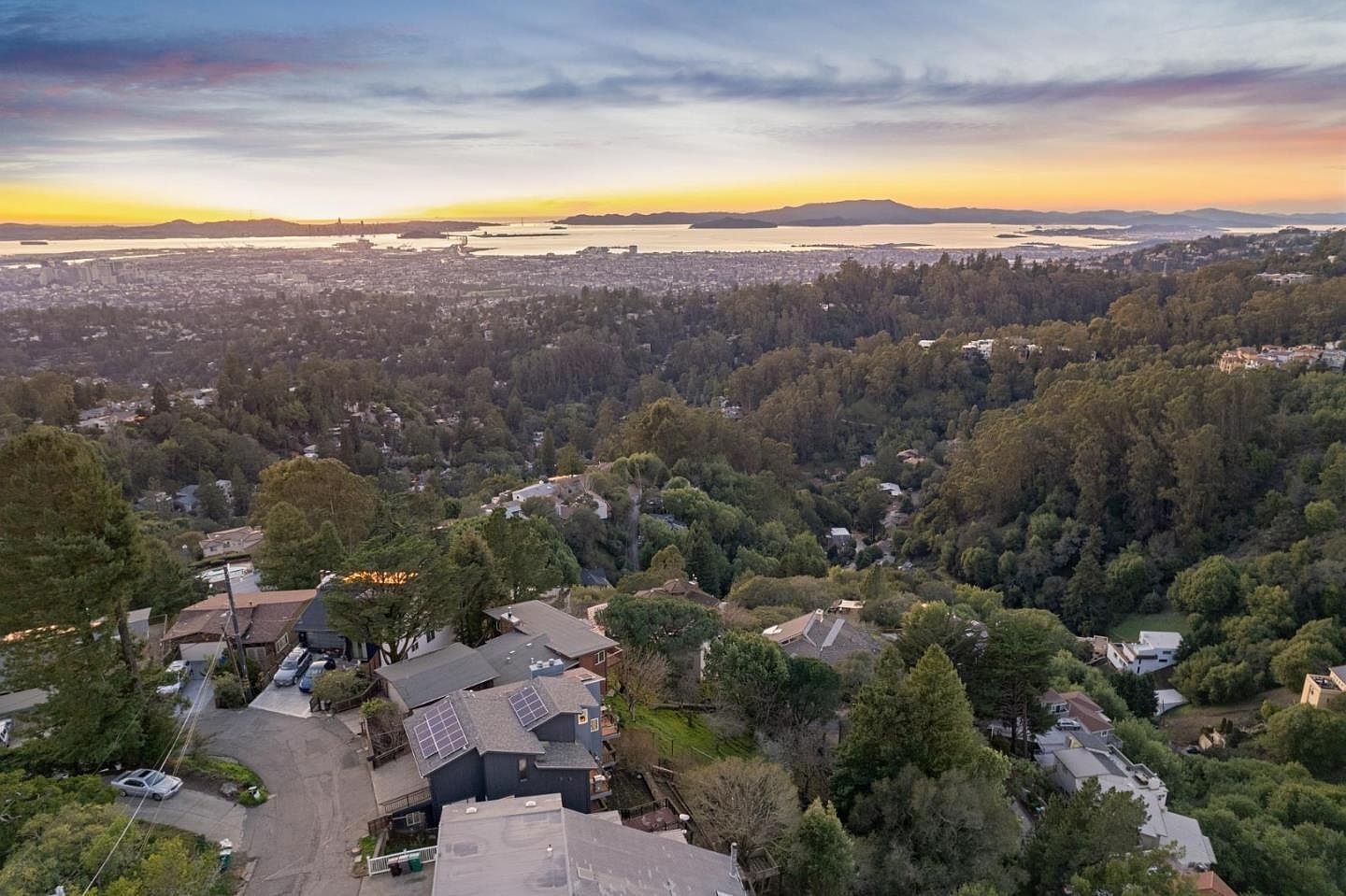 58 Villanova Dr Oakland, CA 94611 - Thumbnail 4