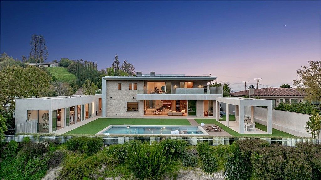 4442 Estrondo Dr, Encino, CA, 91436 - Thumbnail 4