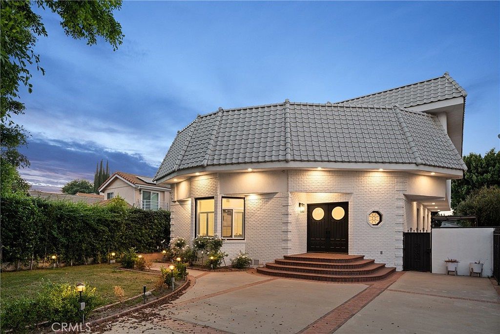 14713 Valleyheart Dr Sherman Oaks, CA 91403 - Thumbnail 4