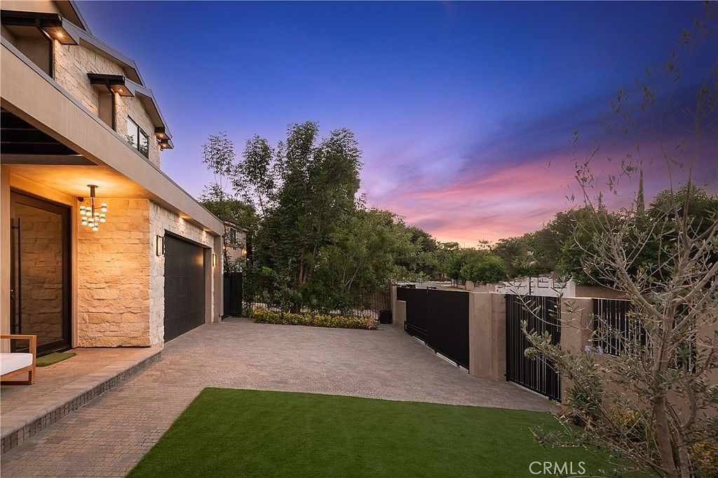 16826 Otsego St Encino, CA 91436 - Thumbnail 4