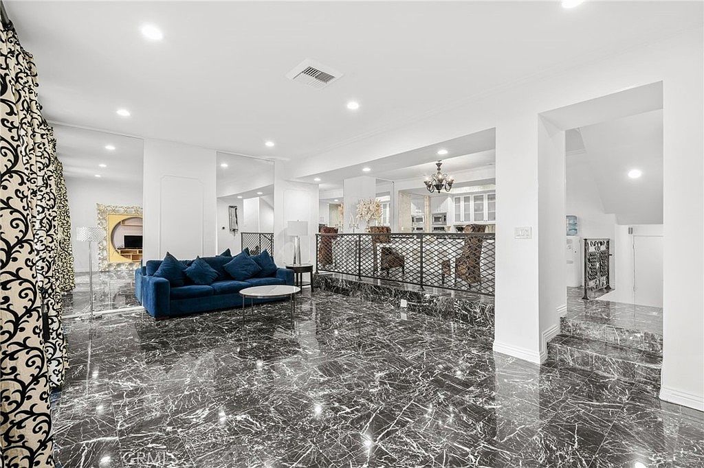 9321 Burton Way APT A Beverly Hills, CA 90210 - Thumbnail 4