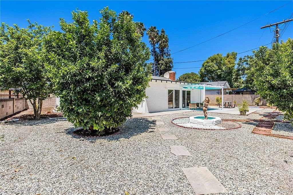 7800 Fairchild Ave Winnetka, CA 91306 - Thumbnail 4