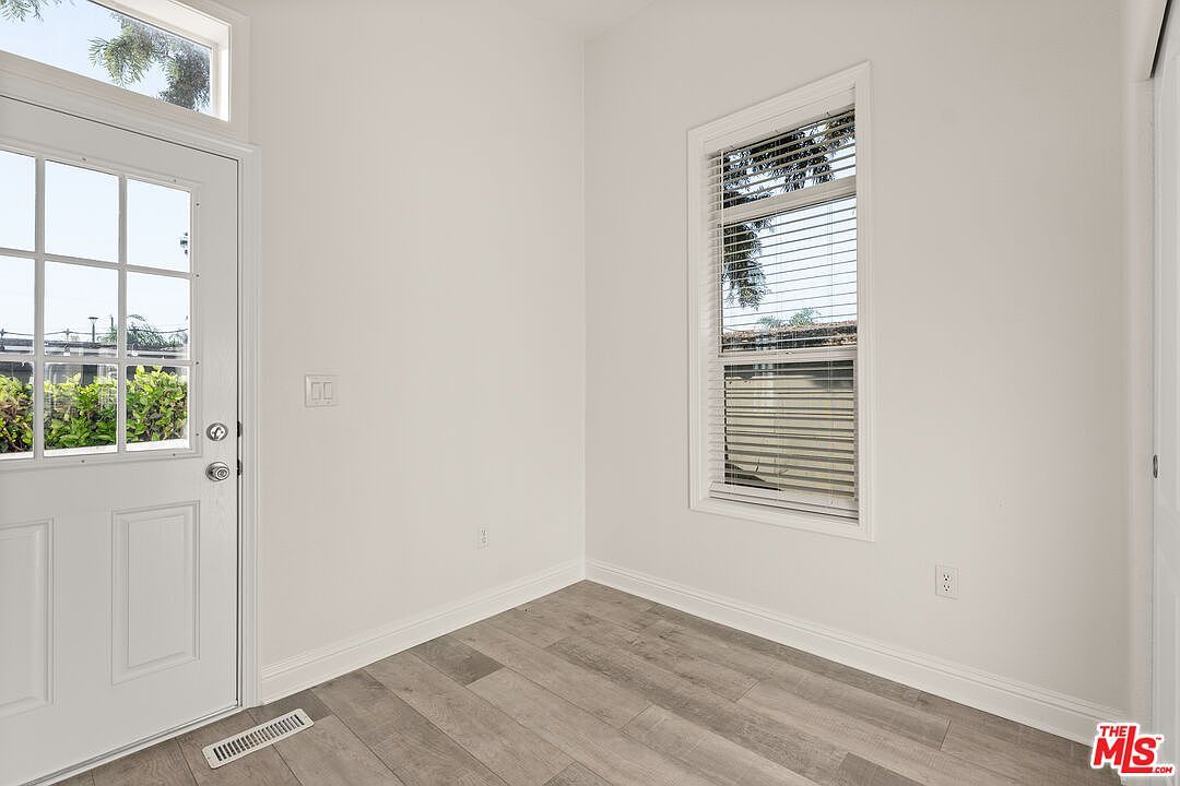 8250 Lankershim Blvd #109 North Hollywood, CA 91605 - Thumbnail 4