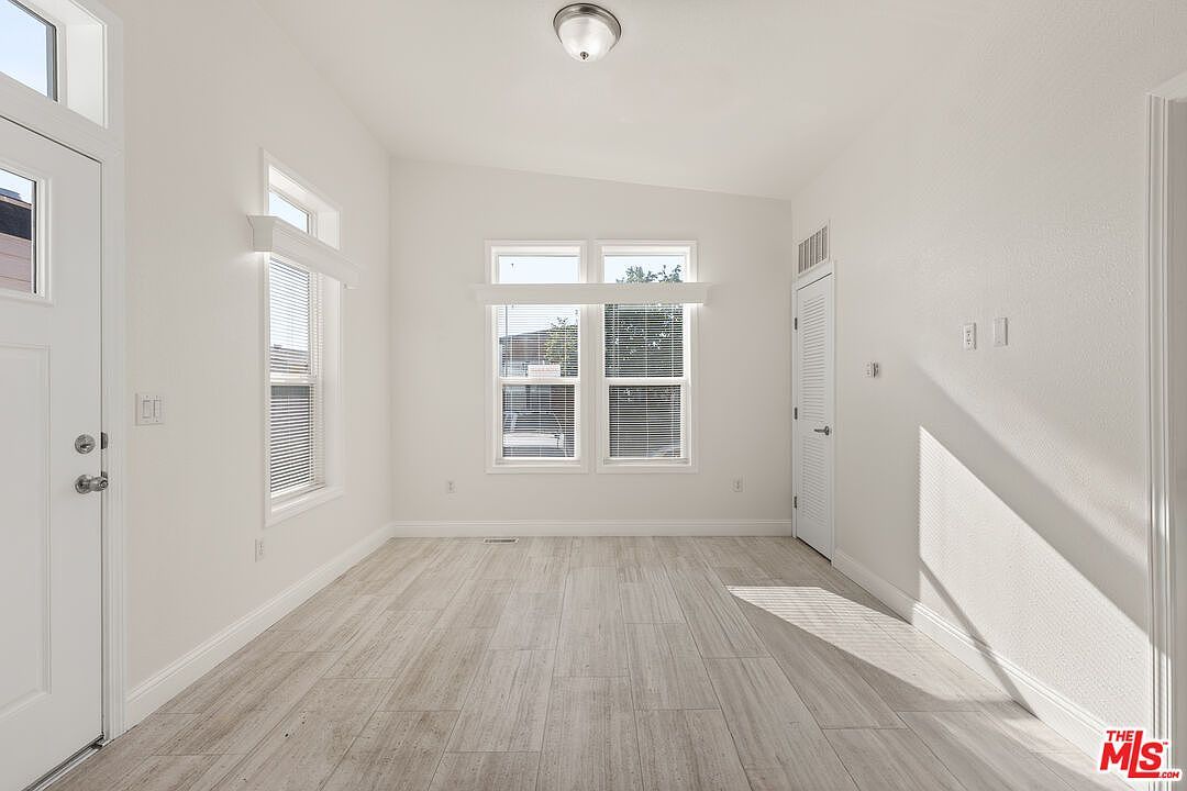 8250 Lankershim Blvd #185 North Hollywood, CA 91605 - Thumbnail 4