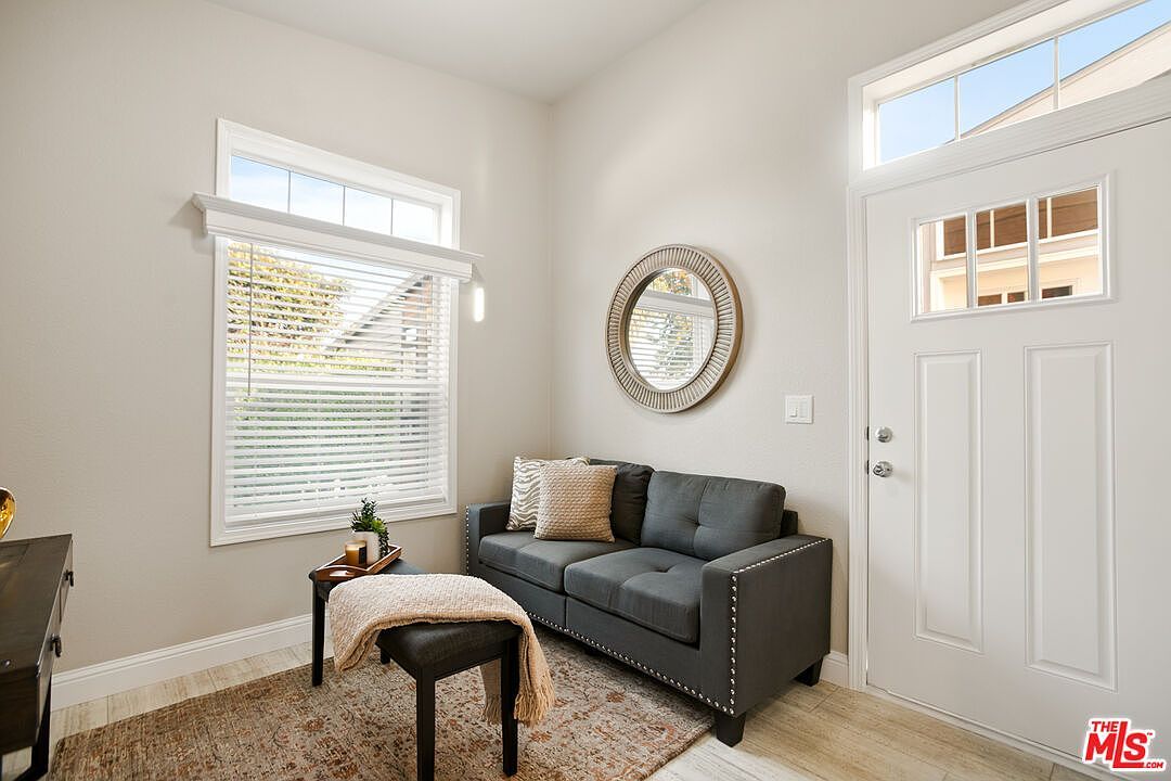 8250 Lankershim Blvd #29 North Hollywood, CA 91605 - Thumbnail 4