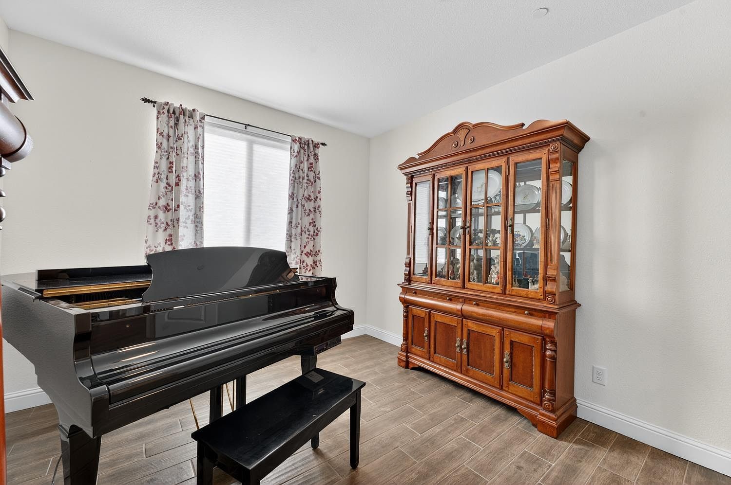 12654 Solsberry Way Rancho Cordova, CA 95742 - Thumbnail 4