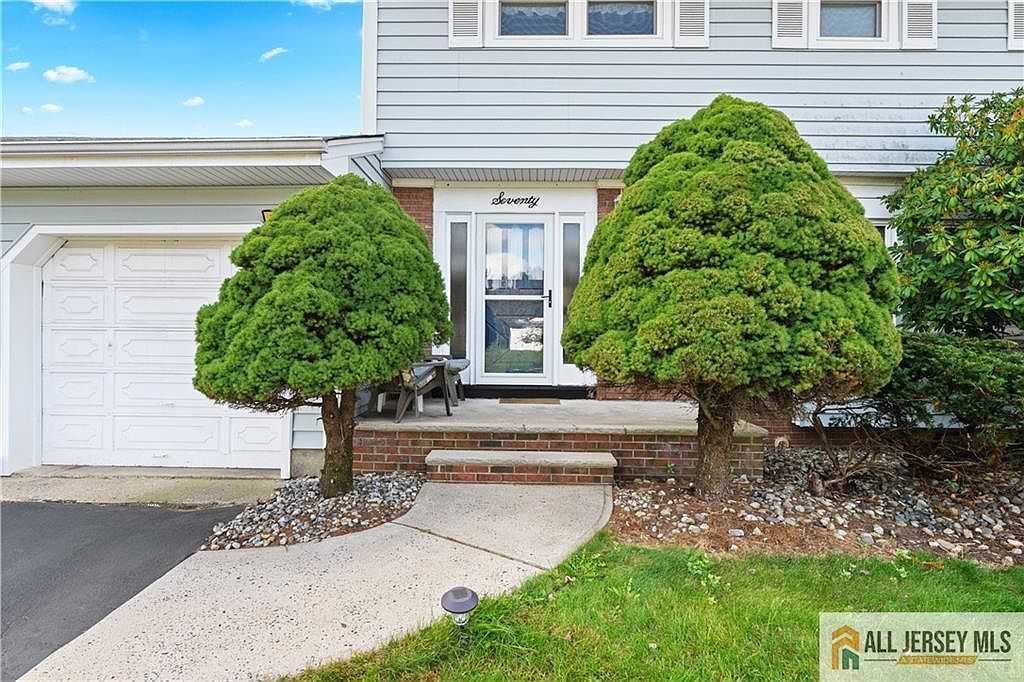 70 Creamer Dr Sayreville, NJ 08872 - Thumbnail 4