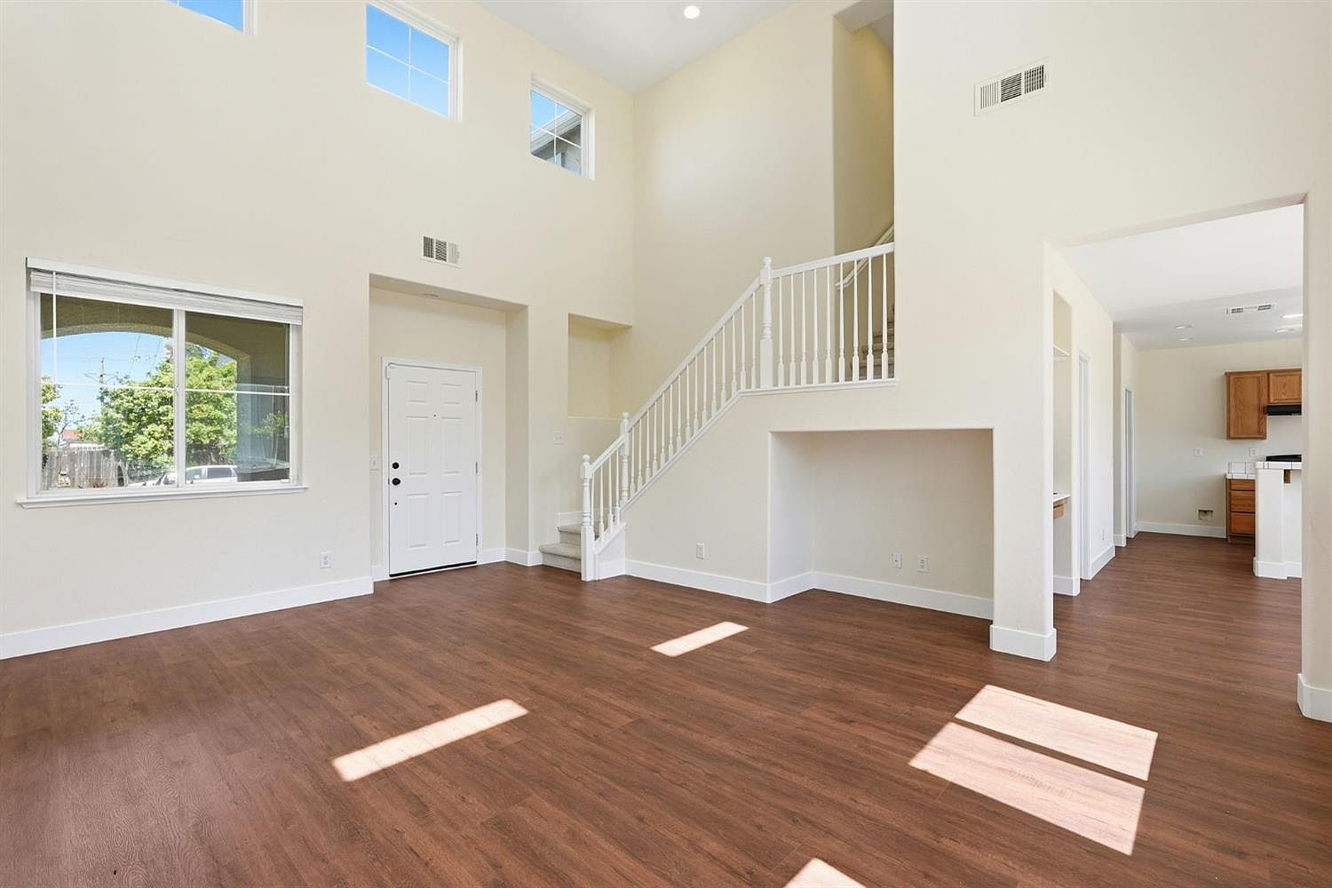 2424 Catamaran Way Stockton, CA 95206 - Thumbnail 4