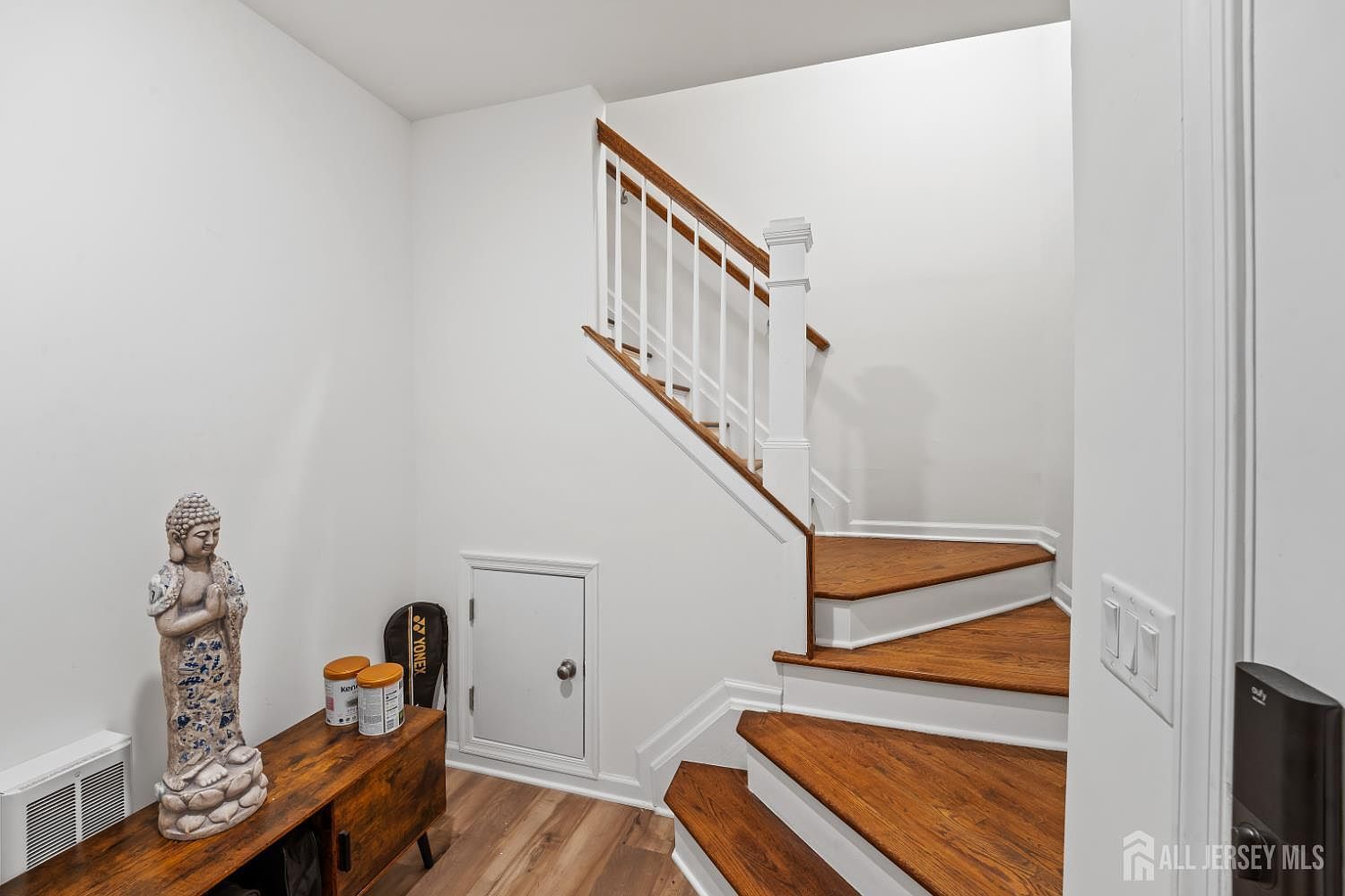 215 Park Ln Dunellen, NJ 08812 - Thumbnail 4