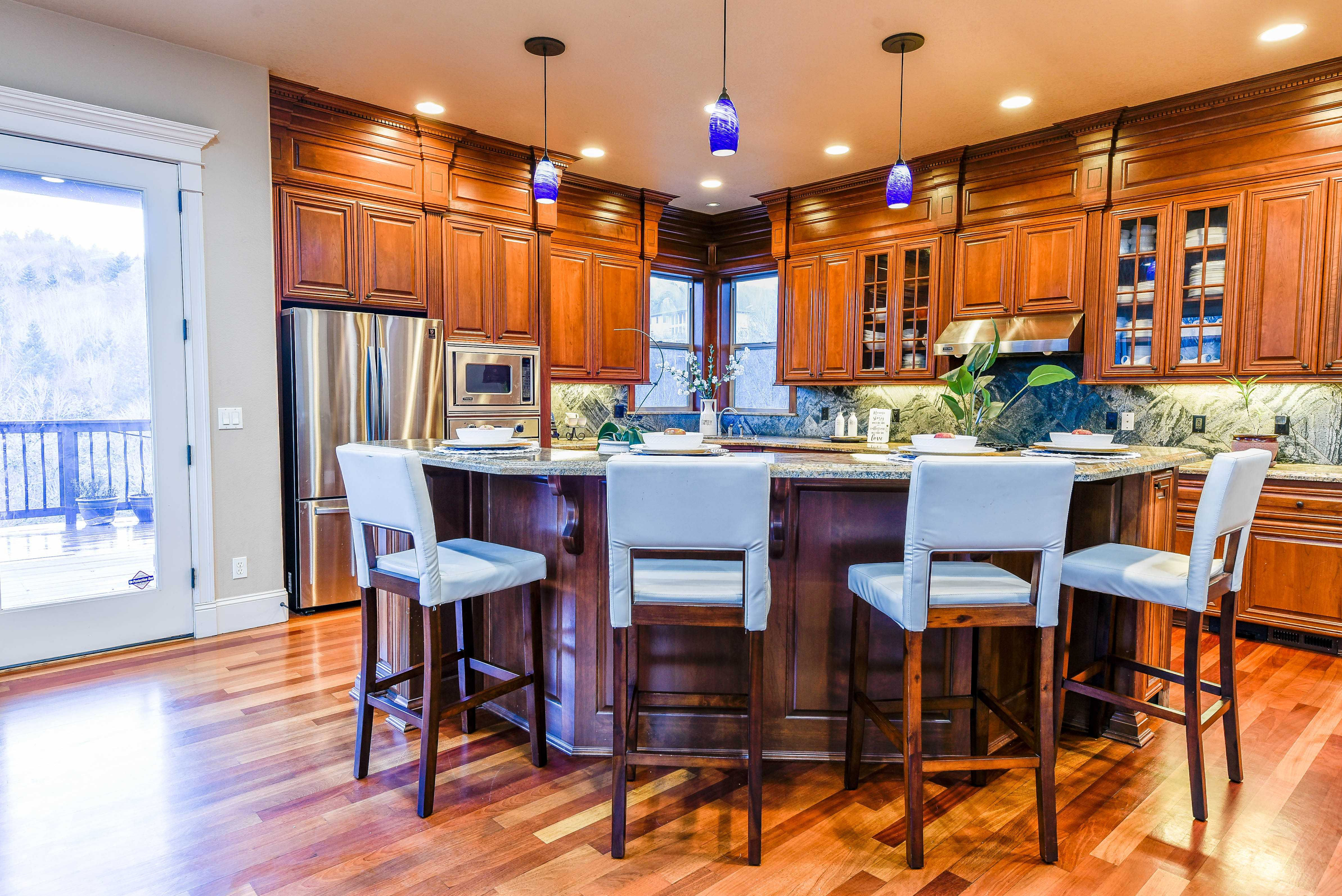 15115 Northwest Red Cedar Court, Portland, OR 97231, USA - Thumbnail 4